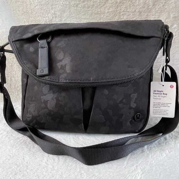 lululemon all night festival bag 1.5l Micro (Black/Gold): Handbags Wide opening makes it easy to find what youre looking for LULULEMON All Night Festival Bag